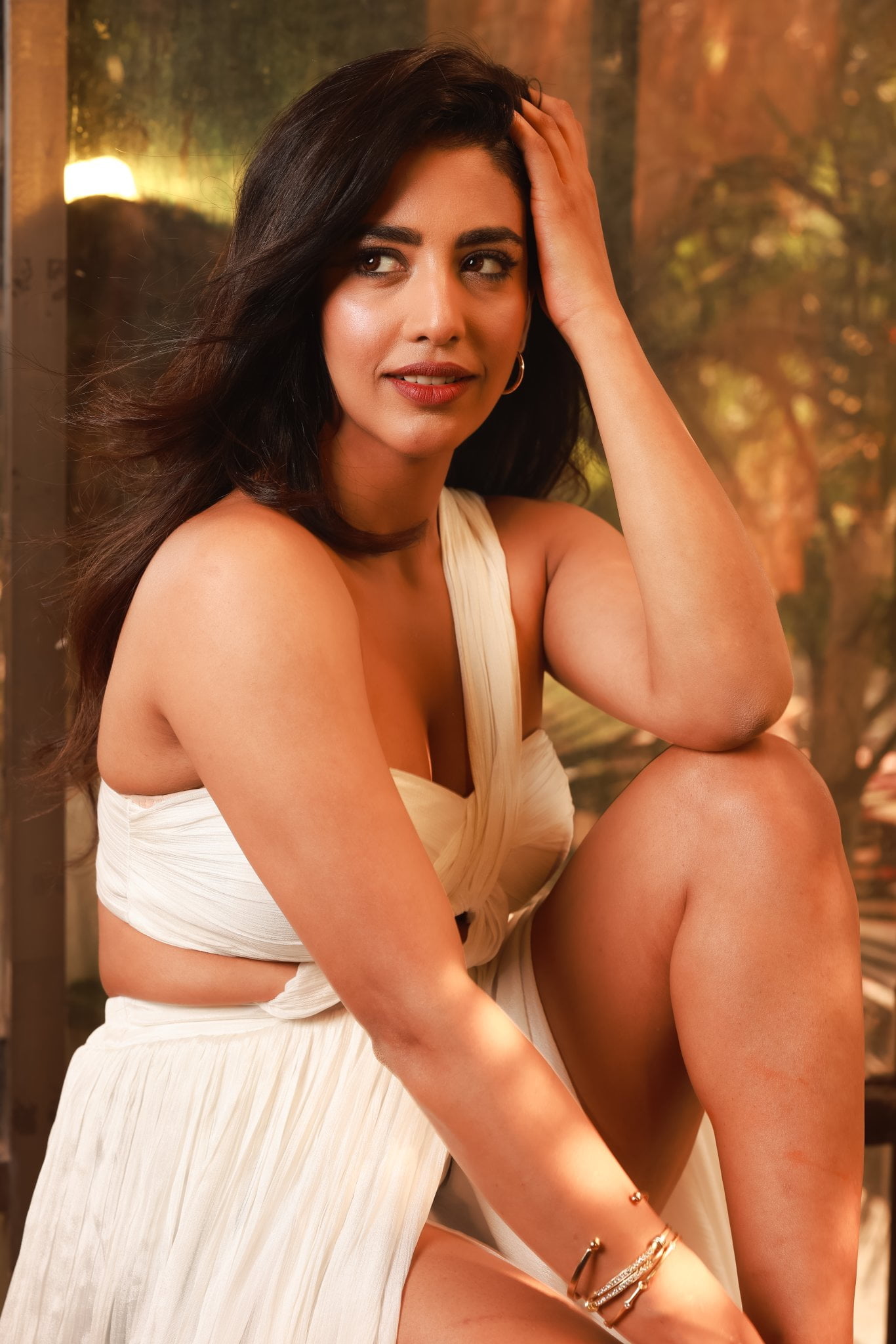 Actress Daksha Nagarkar Hot Sexy Photo