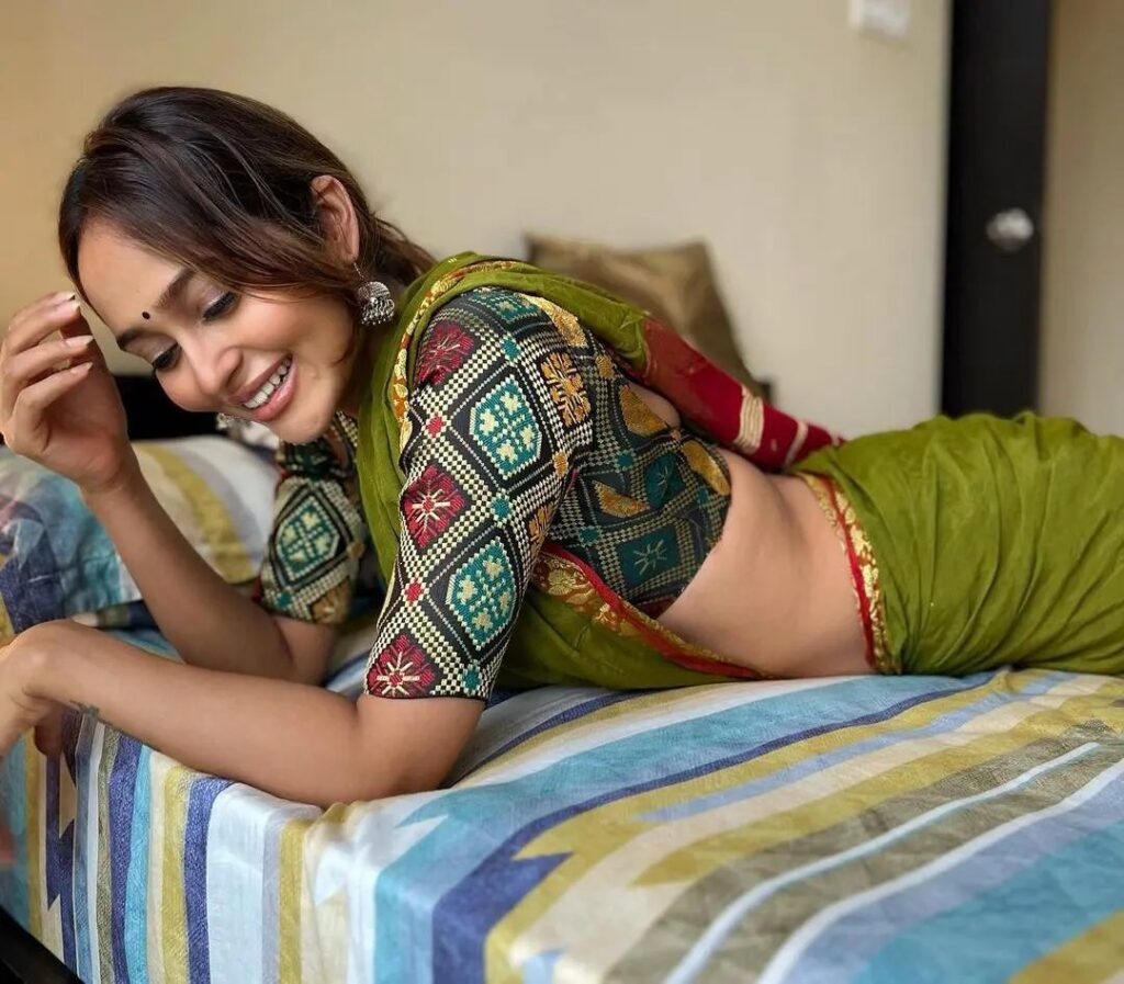 Actress Aakriti Singh Hot Photos